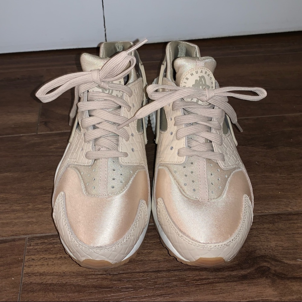 Women’s Nike Air Huaraches